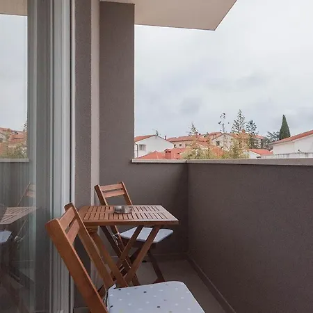 Blue One アパート