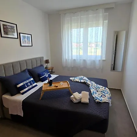 Blue One * プーラ