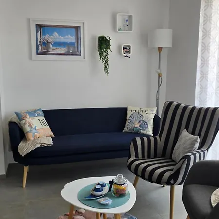 Blue One アパート *